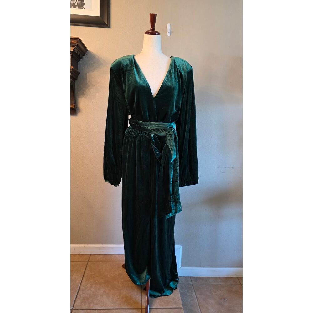 NWT Eloquii Tie Belt Wide Leg Velvet Jumpsuit Green SZ 24 Plus Size - Picture 2 of 7